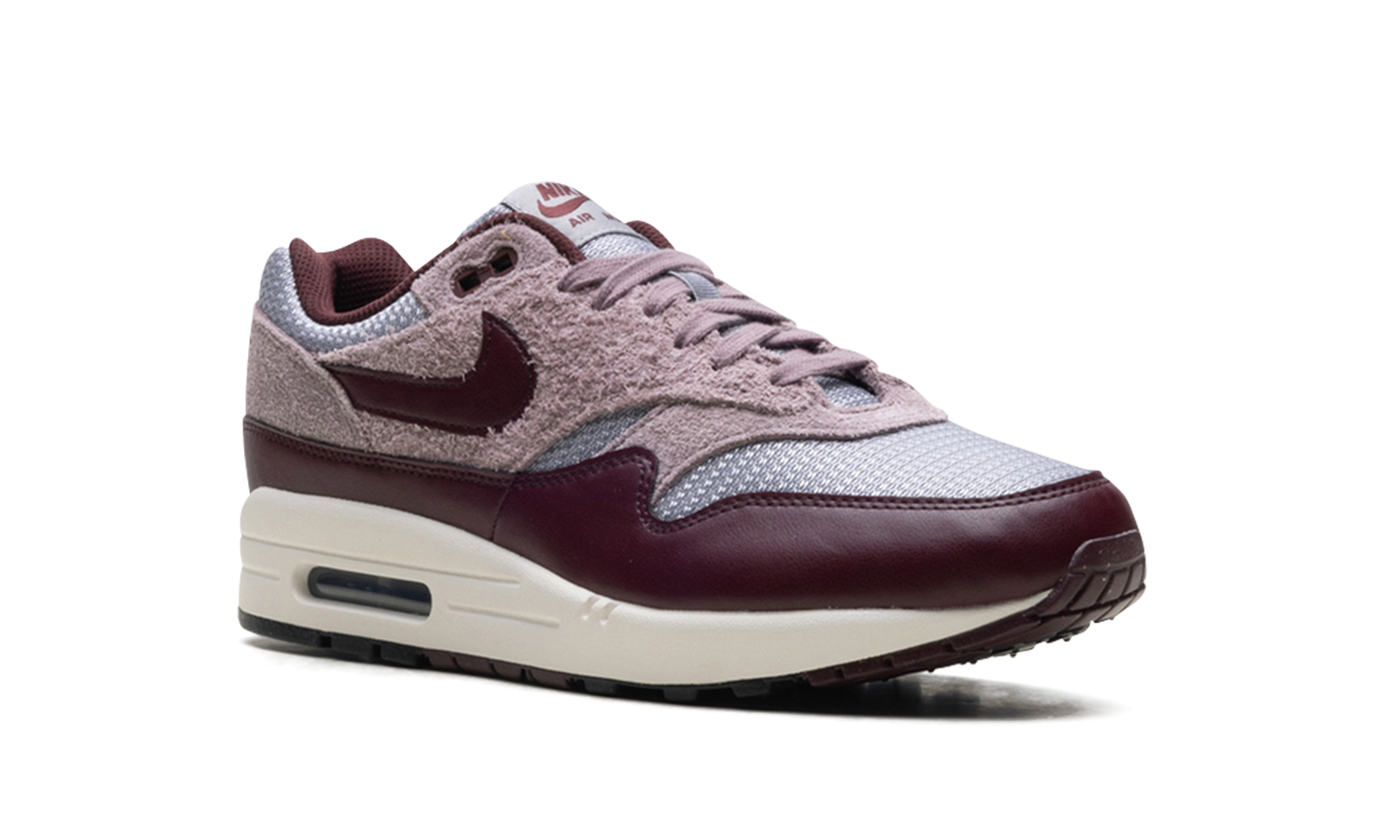 Air Max 1 ESS PRM "CEMENT GREY/BURGUNDY CRUSH" FQ7327 001