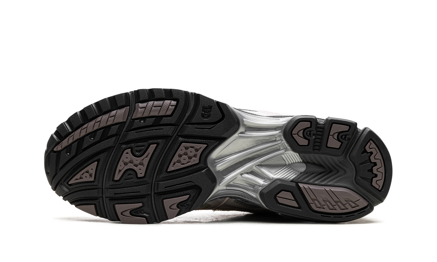 Gel-Nimbus 10.1 "Kith - White Morganite" 1203a723 100