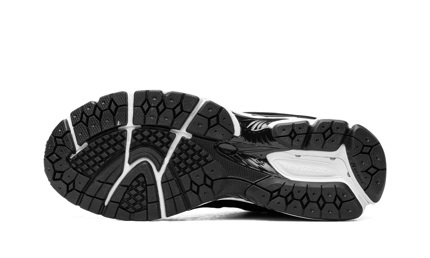 2002R "Black / Gunmetal" M2002RBK