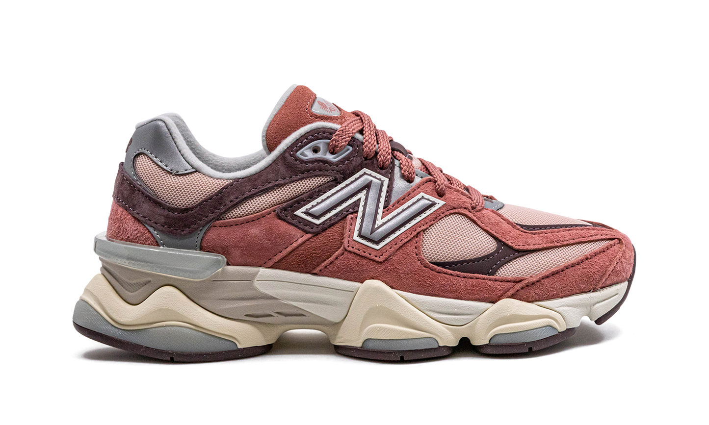 9060 "Mineral Red/Truffle" U9060TRU