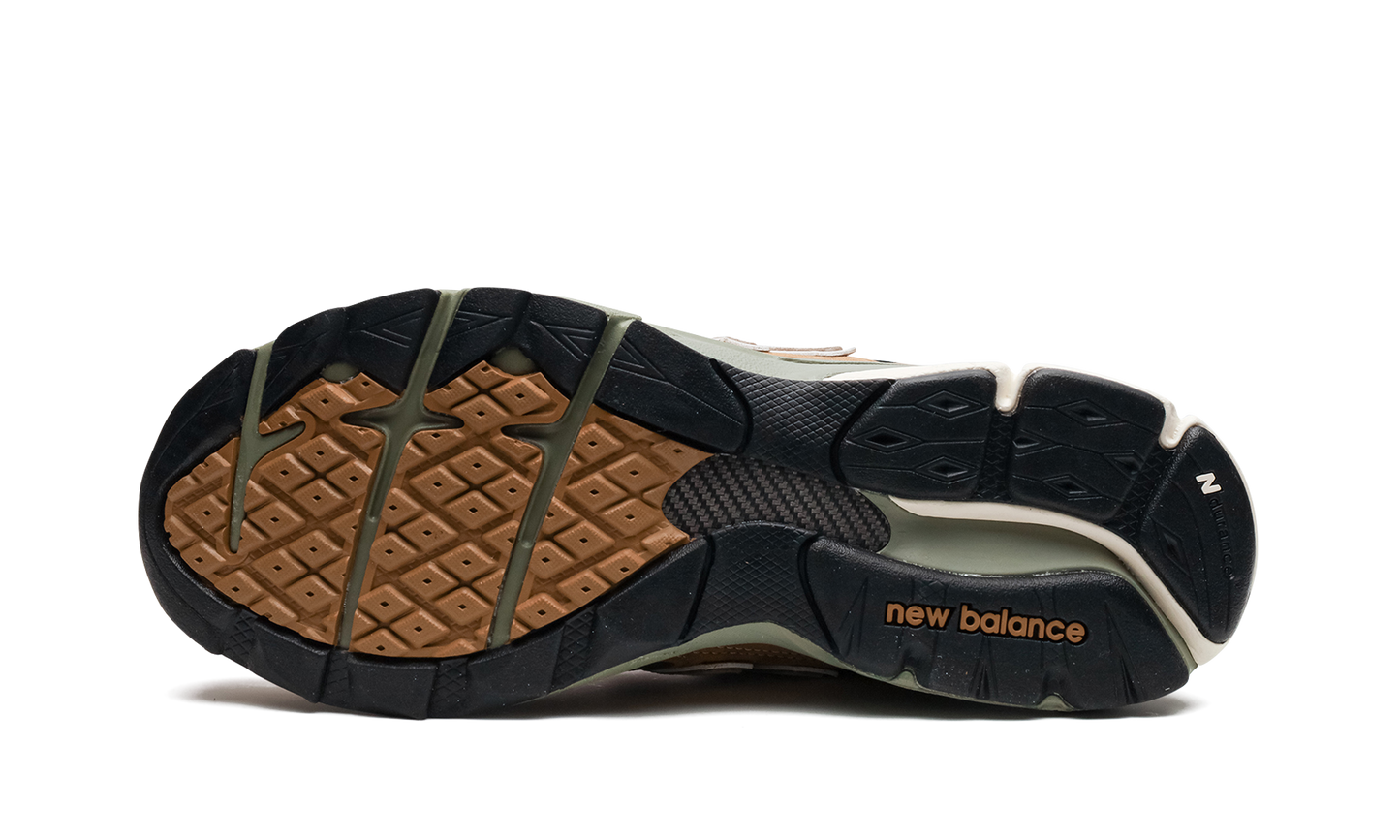 990v3 "Made in USA - Tan / Green" M990WG3