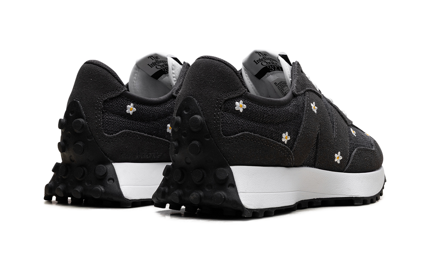 327 WMNS "Black Cement Floral Embroidery" WS327DCB