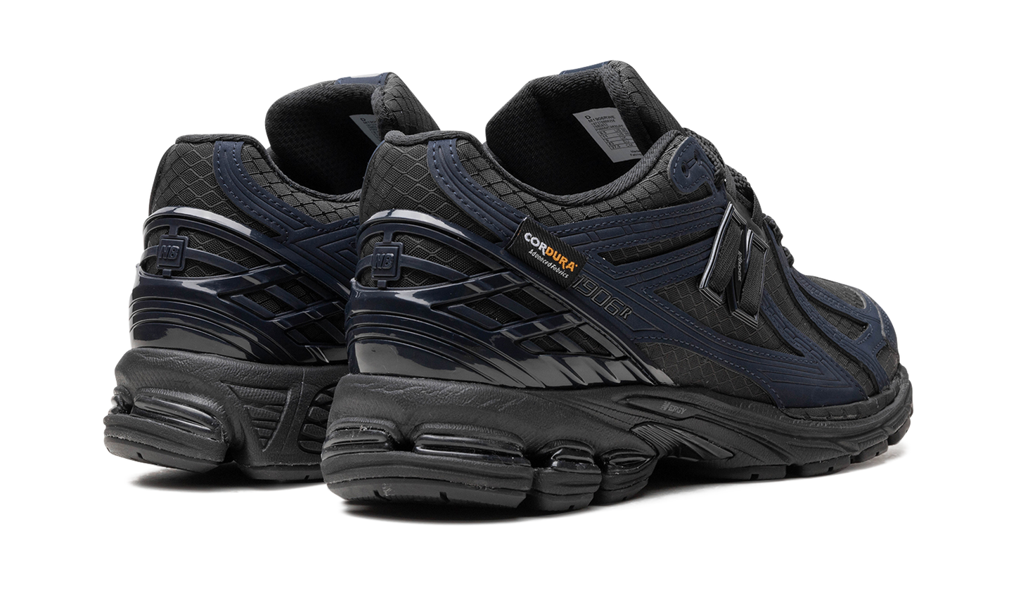 1906R "Outerspace/Black/Black" M1906RWE