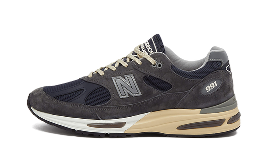 991v2 "Made in UK - Dark Gull Grey" U991GG2