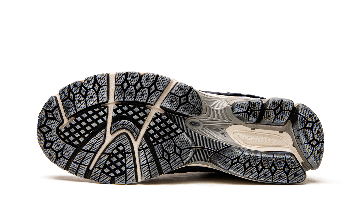 2002R "Protection Pack - Dark Navy" M2002RDF