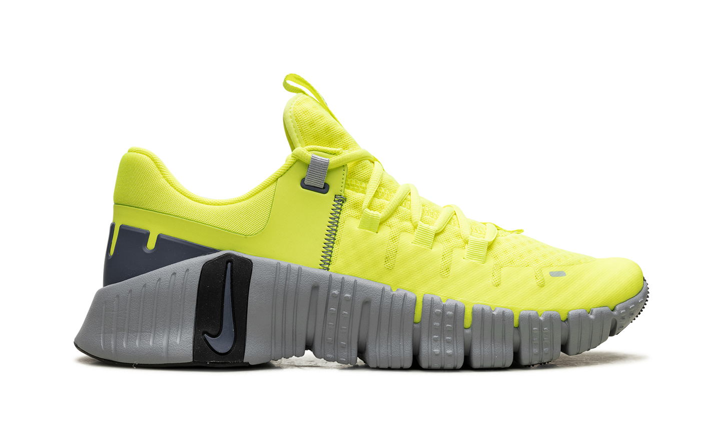 Free Metcon 5 "Volt Wolf Grey" DV3949 700