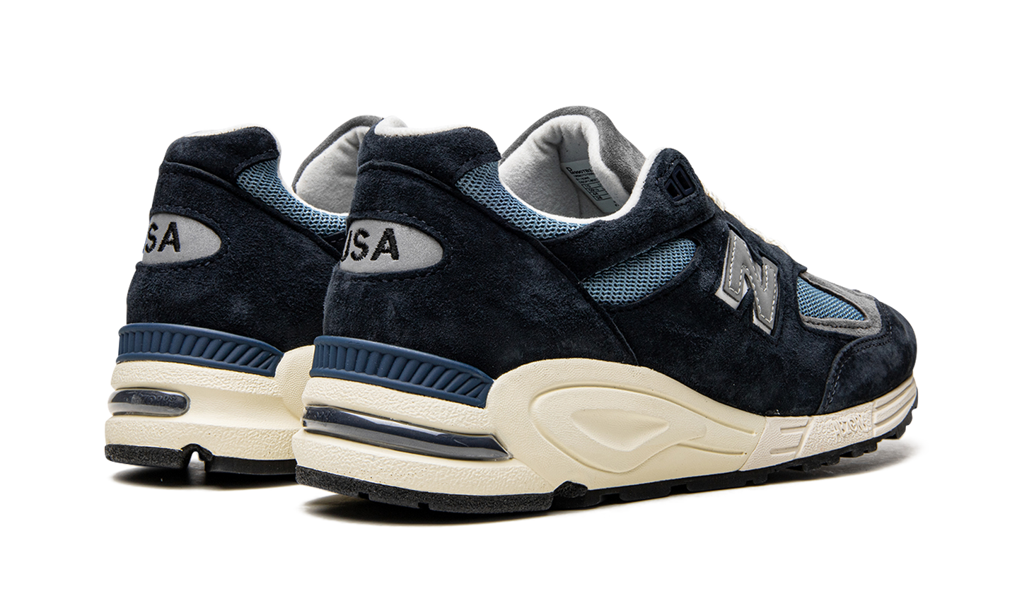 990v2 "Teddy Santis - Navy" M990TB2