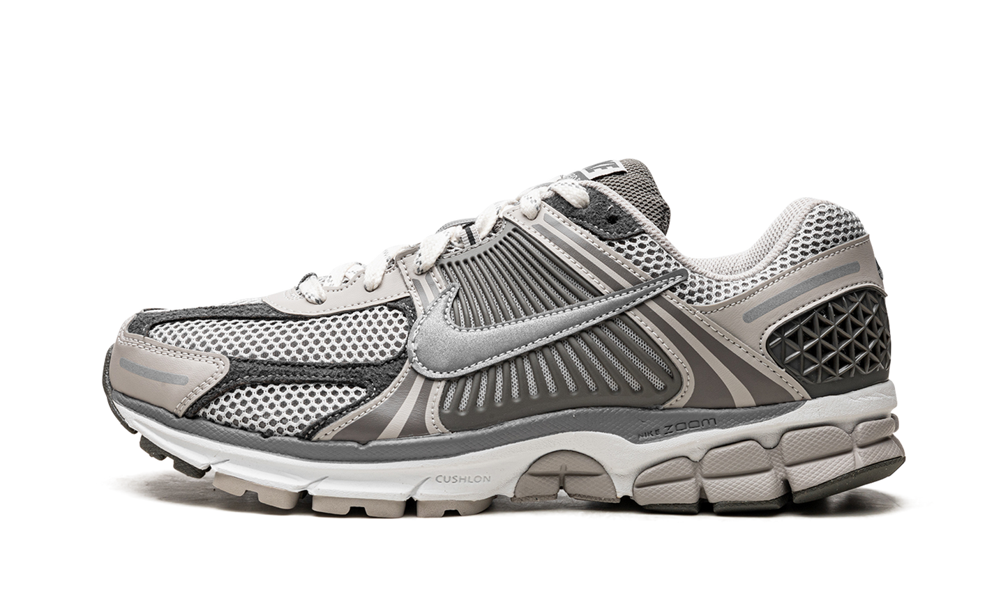 Zoom Vomero 5 "Iron Ore" FD0791 012