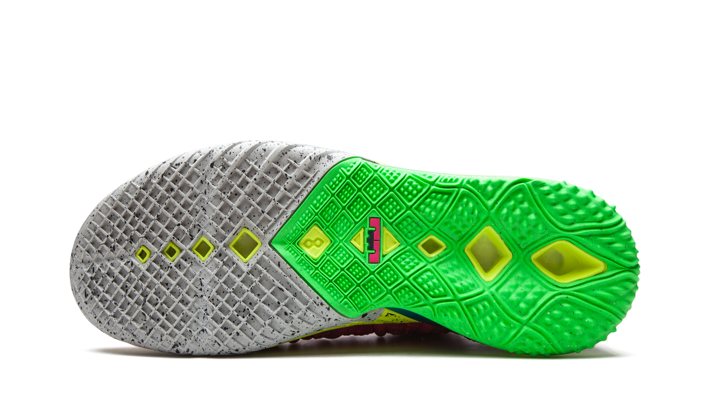 LeBron 18 "Los Angeles By Night"