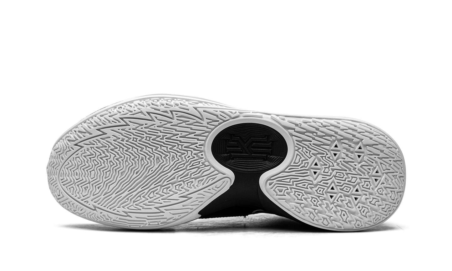 Kyrie Low 5 "Brooklyn Nets"