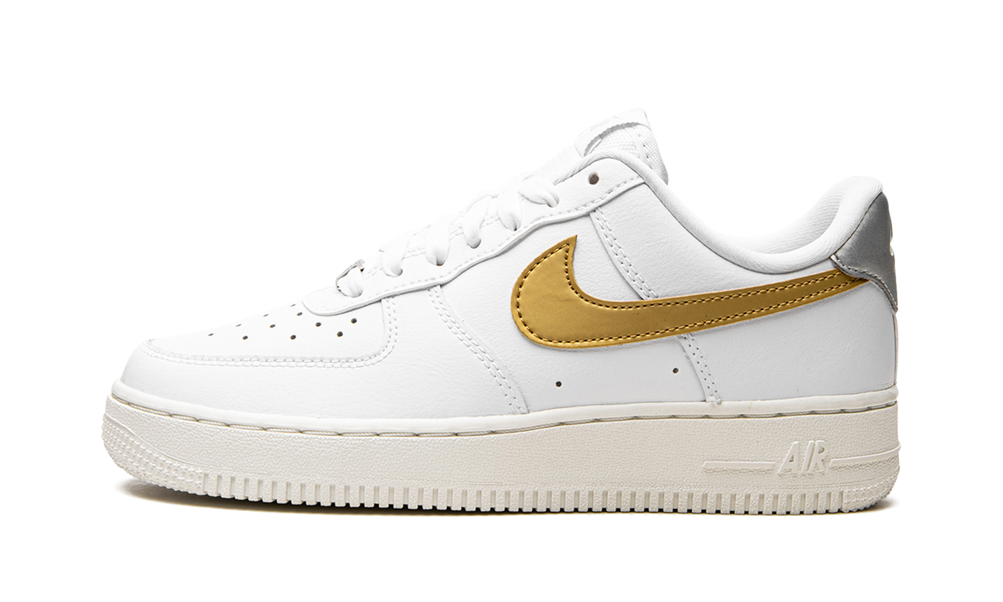 AIR FORCE 1 MNS WMNS "White / Gold / Silver" DD8959 106