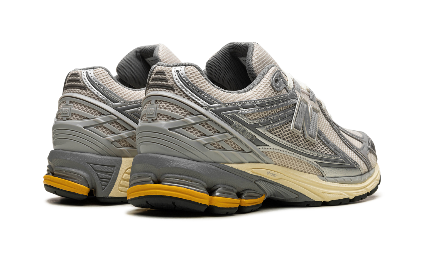 1906R "Metallic Silver Yellow" M1906RRD