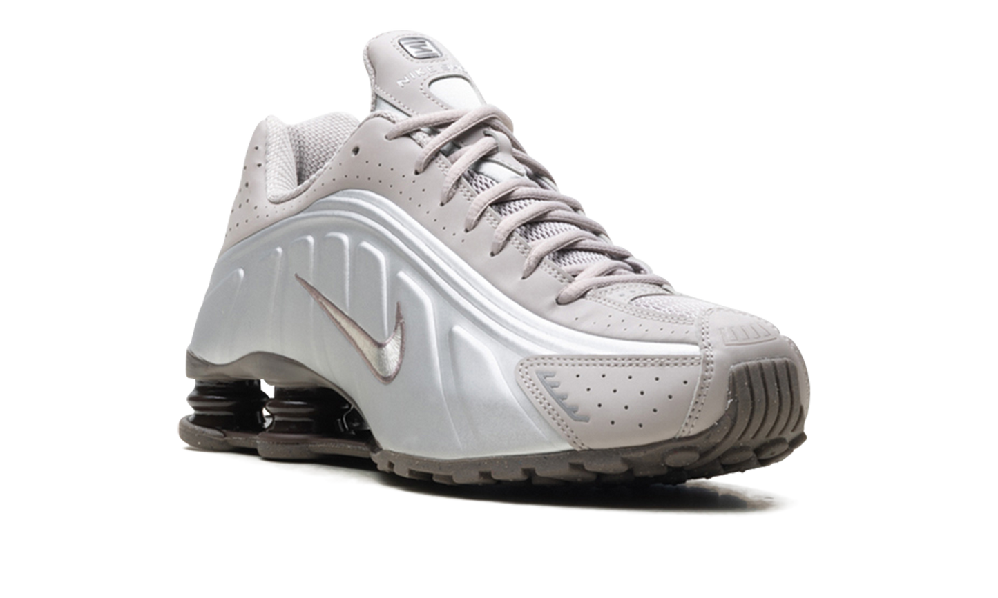 Shox R4 "Cave Stone" HQ1988 200