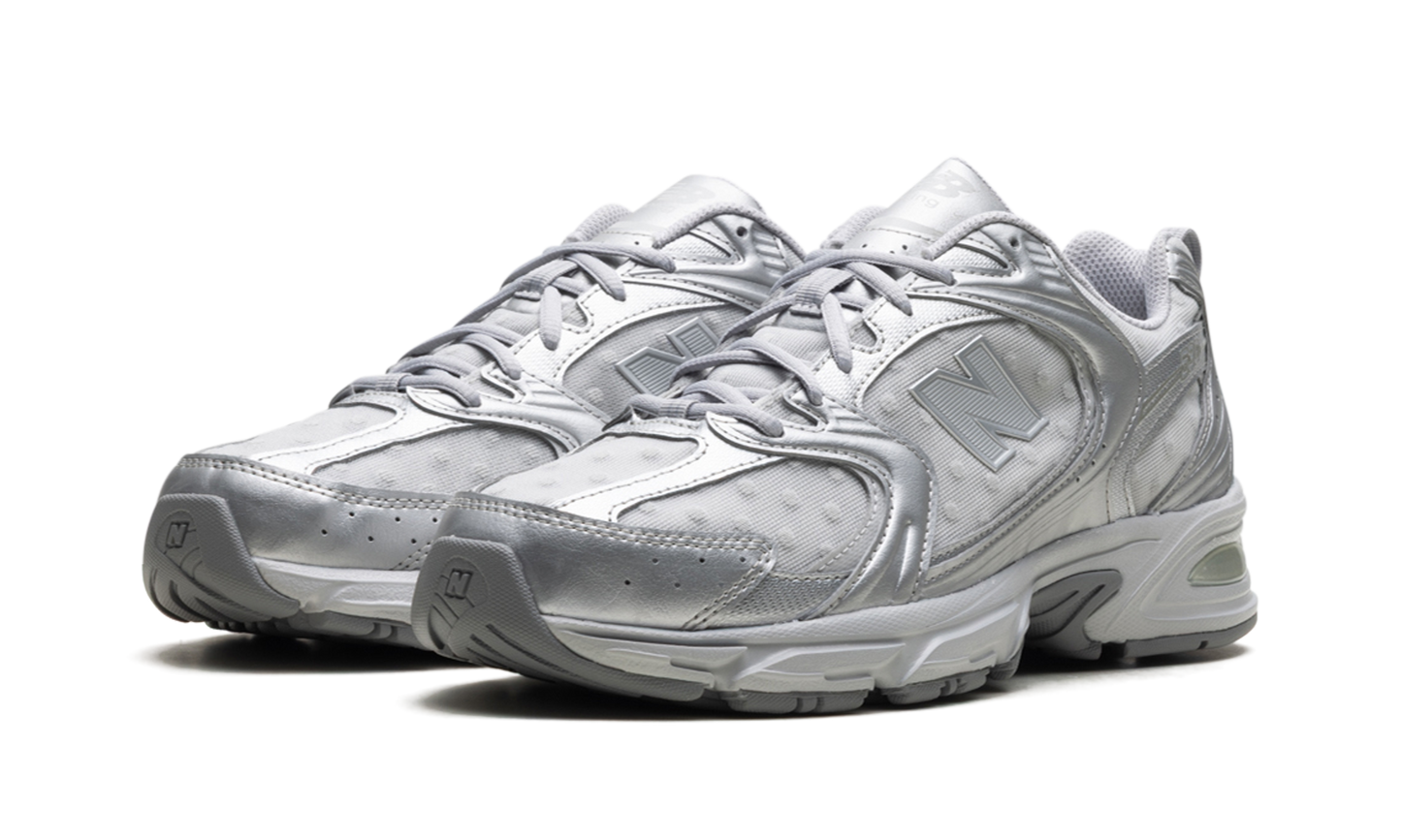 530 "Silver Metallic Raincloud Polka Dots" U530HFZ