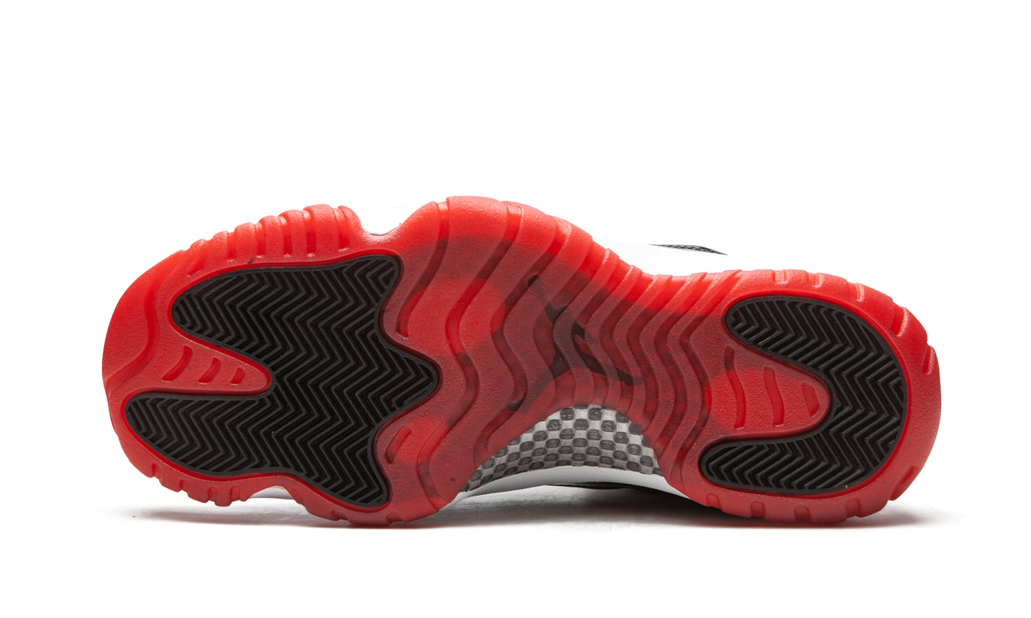 Air Jordan 11 Retro Low "Concord Bred" AV2187 160