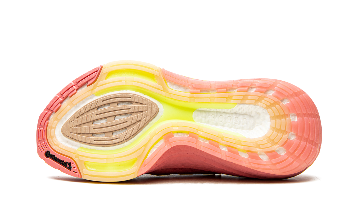 ULTRABOOST 21 WMNS "Hazy Rose" FY0426