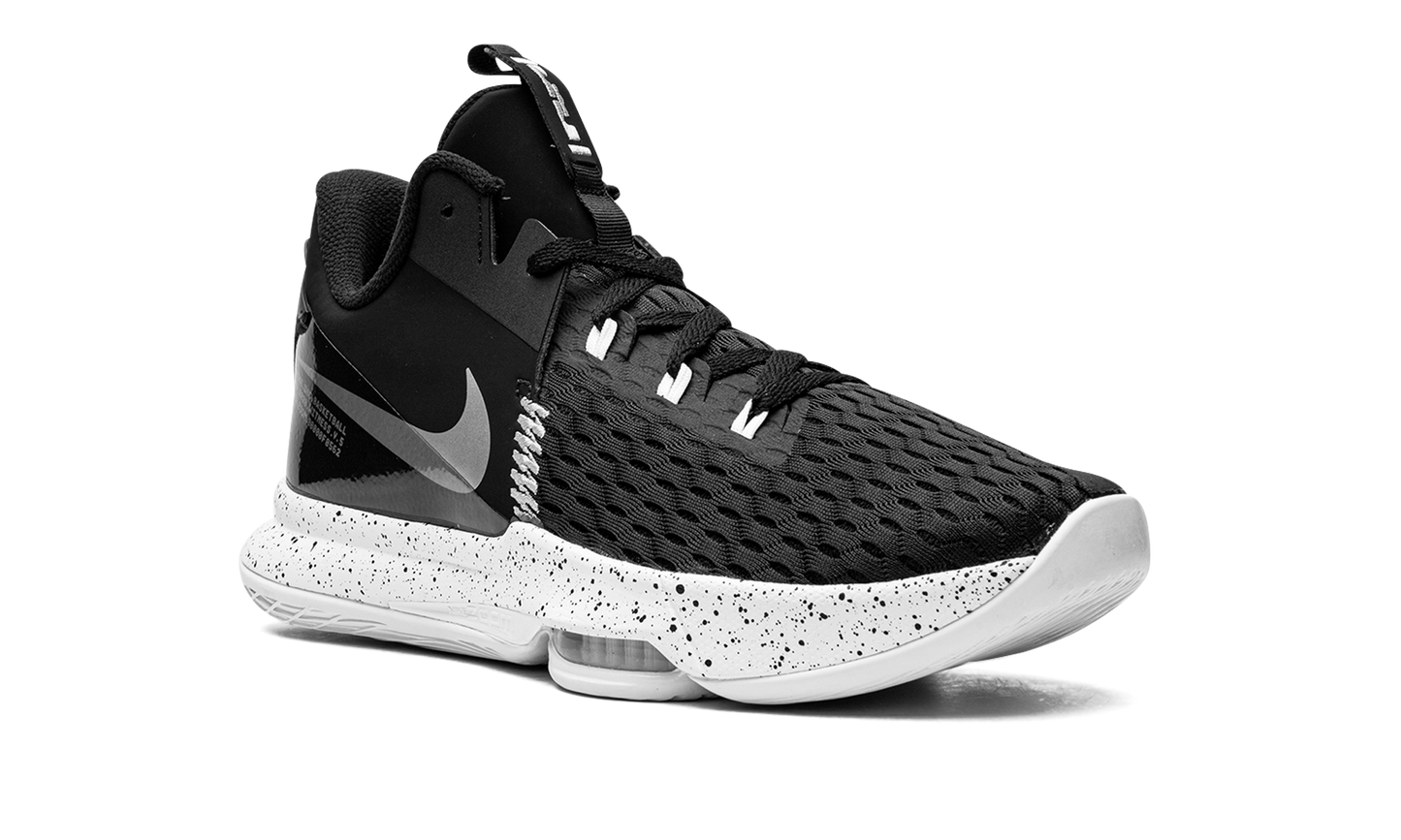 LeBron Witness V CQ9380 001