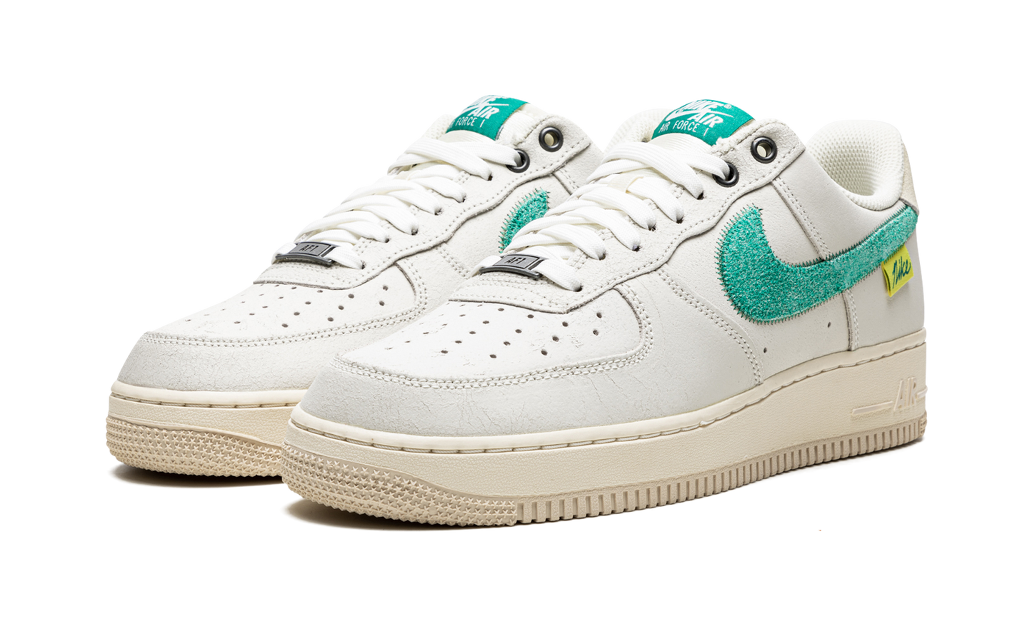 Air Force 1 '07 LV8 "Test of Time - Sail / Green Noise" DO5876 100
