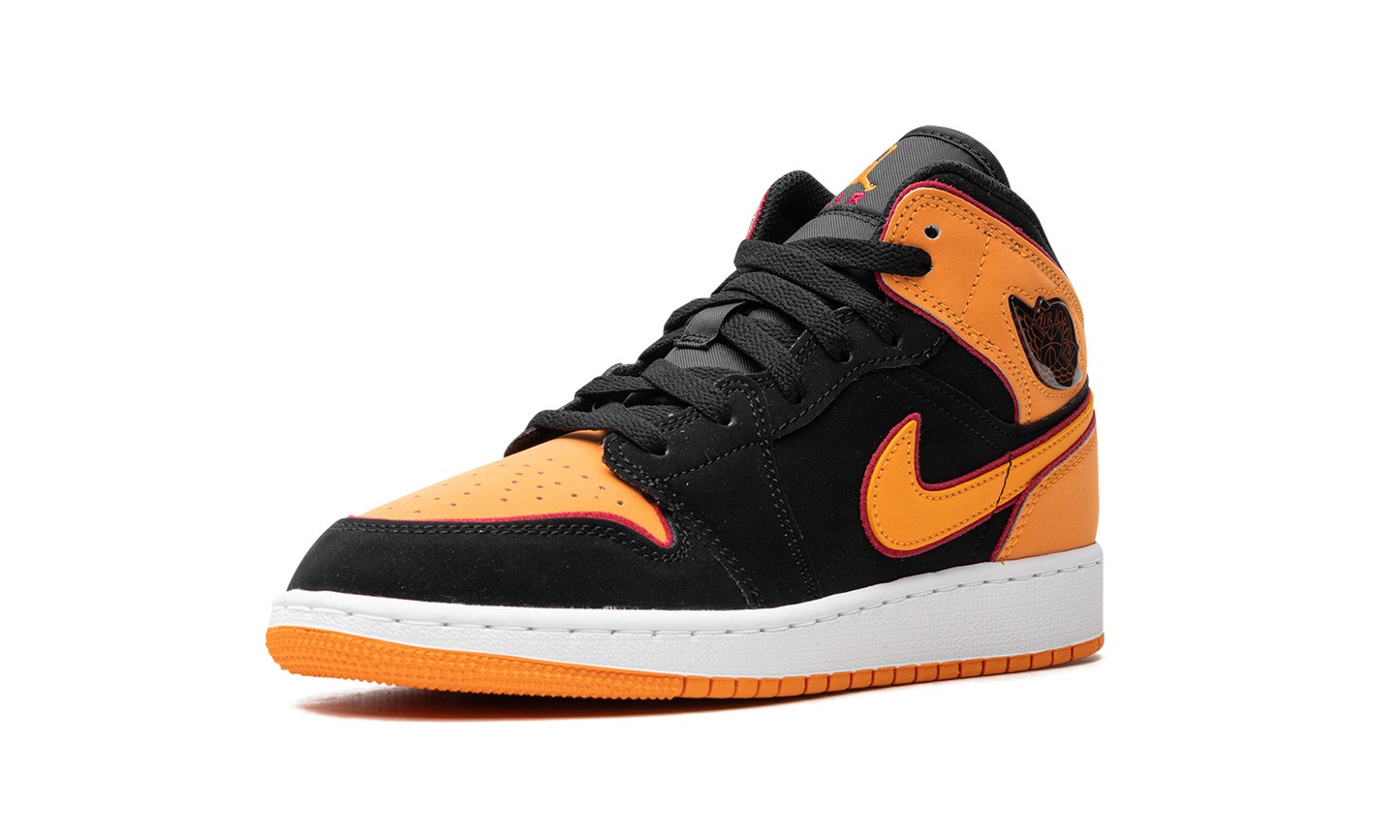 Air Jordan 1 Mid GS "Vivid Orange" FJ4924 008