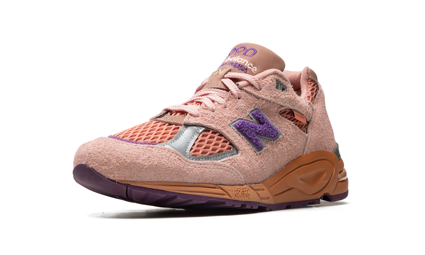 990 V2 "Salehe Bembury - Sand Be The Time" M990SB2