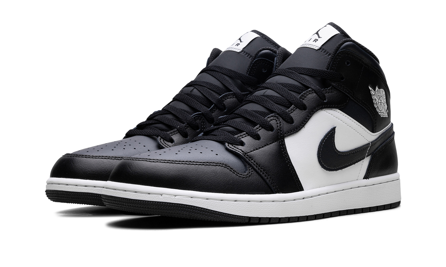 Jordan 1 Mid "Off Noir Toe" DQ8426 010