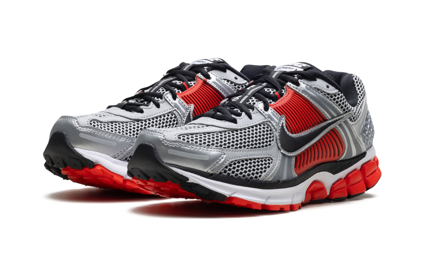 Zoom Vomero 5 "metallic silver black" FJ4151 005