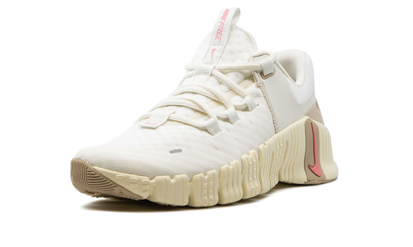 Free Metcon 5 WMNS "Sail Sanddrift" DV3950 100