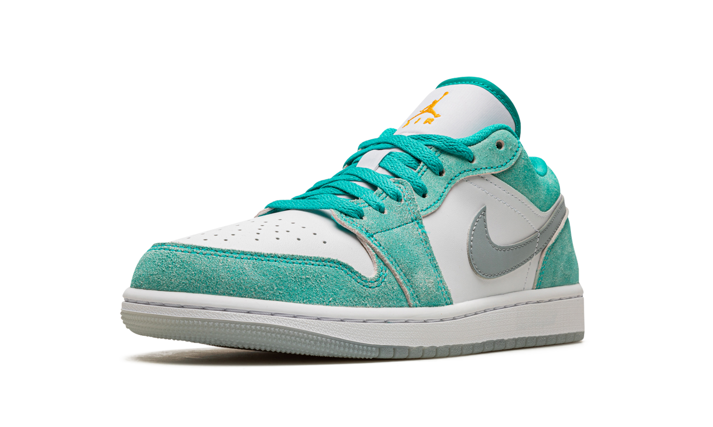 Air Jordan 1 Low SE "New Emerald" DN3705 301