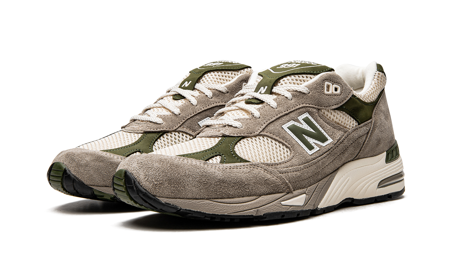 991 "Aimé Leon Dore MIUK Grey" M991CRS