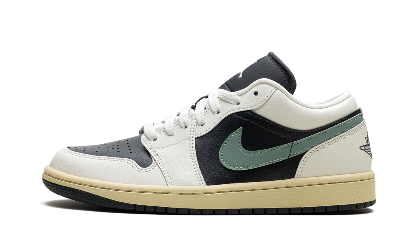 Air Jordan 1 Low WMNS "Jade Smoke" DC0774 001