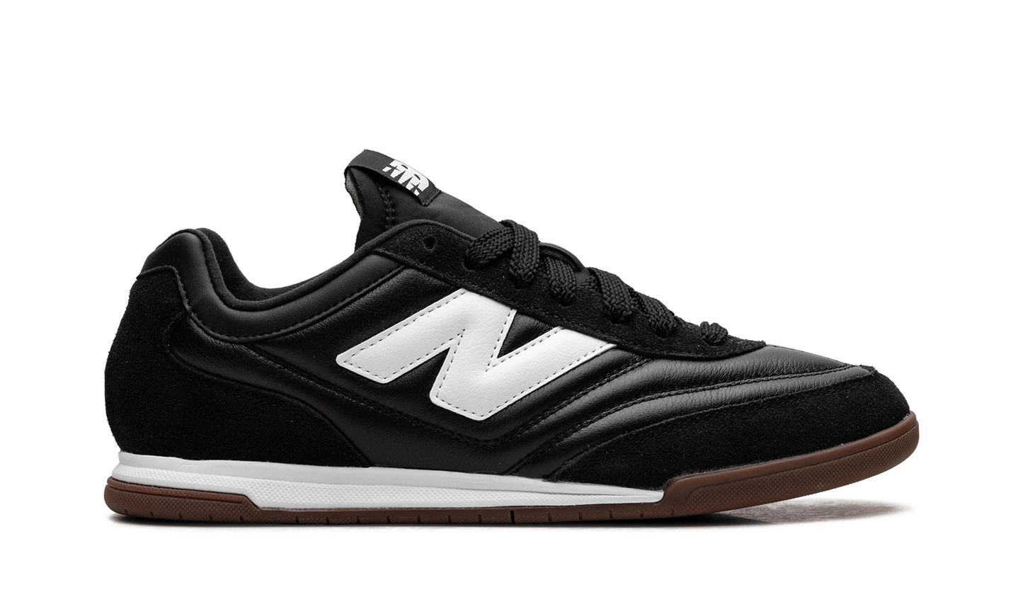 RC42 "Black White" URC42LB