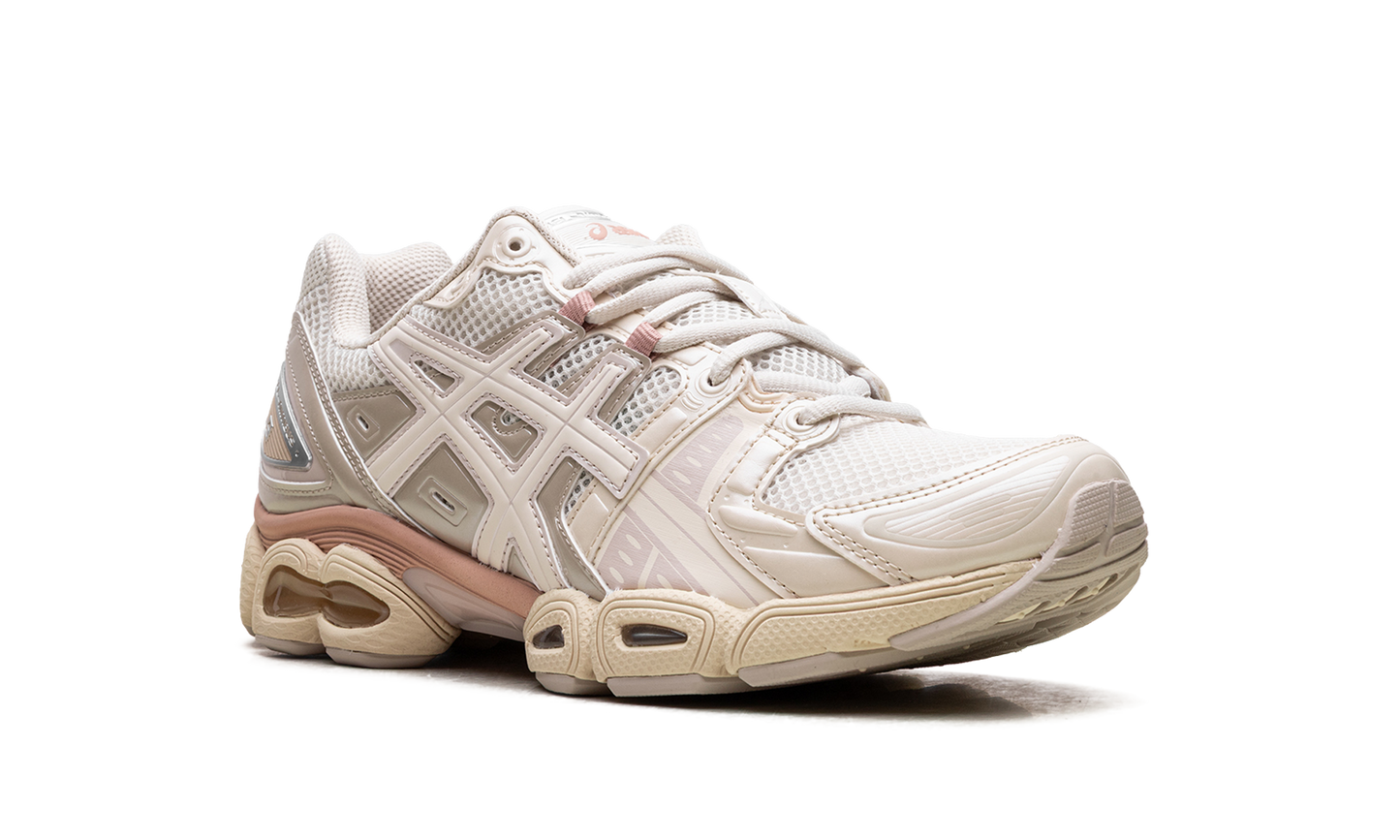 Gel Nimbus 9 WMNS "Pale Oak / Cream" 1202A278 201