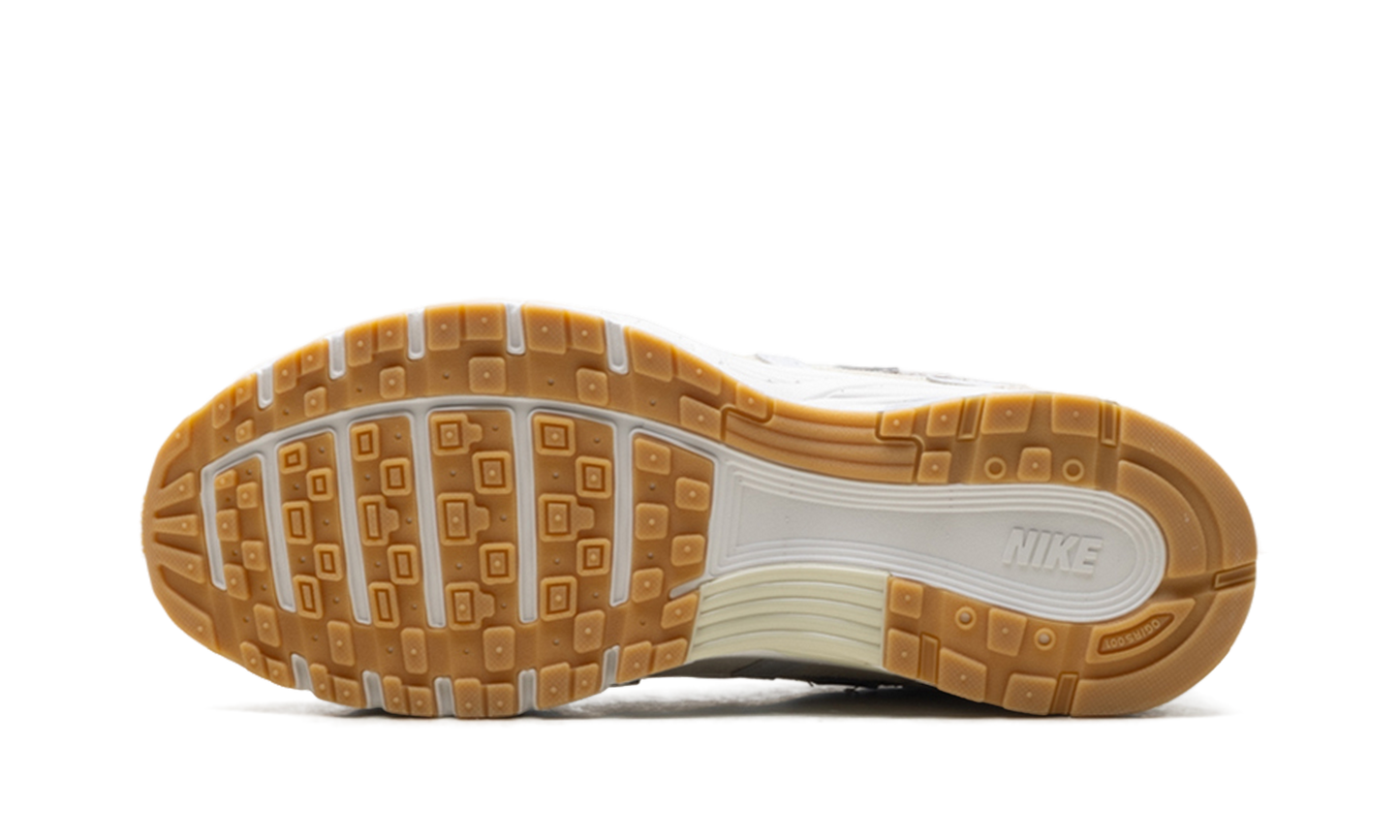 P-6000 WMNS "Photon Dust Light Khaki" HV4312 025