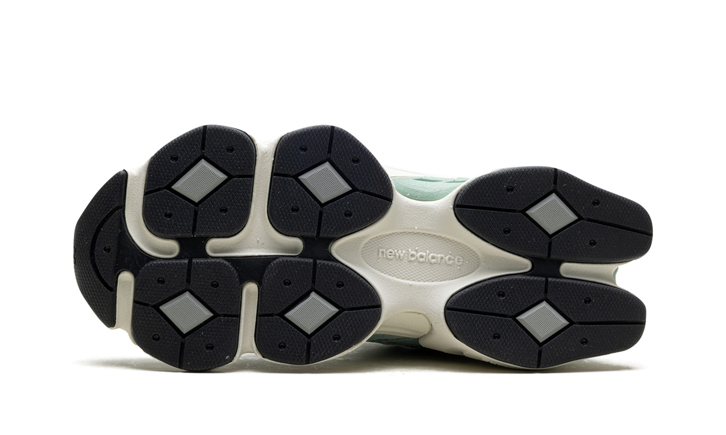 9060 "New Spruce" U9060FG