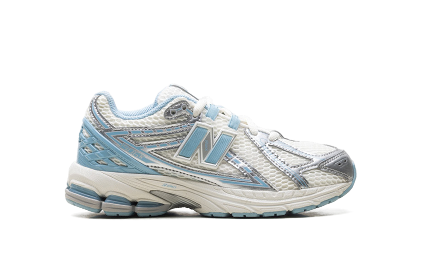 1906R GS "Silver Metallic Chrome Blue" GC1906EW