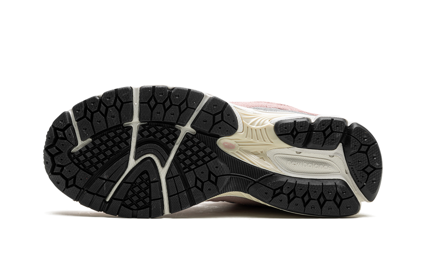 2002R "Orb Pink" M2002RFC