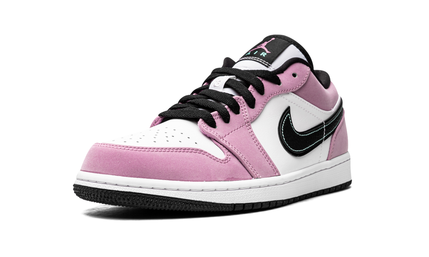 Air Jordan 1 Low SE "Violet Shock" CK3022 503