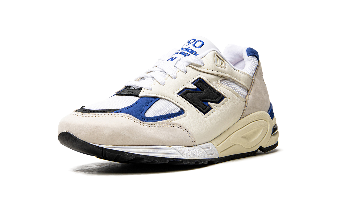 990v2 "Made In USA White/Blue" M990WB2