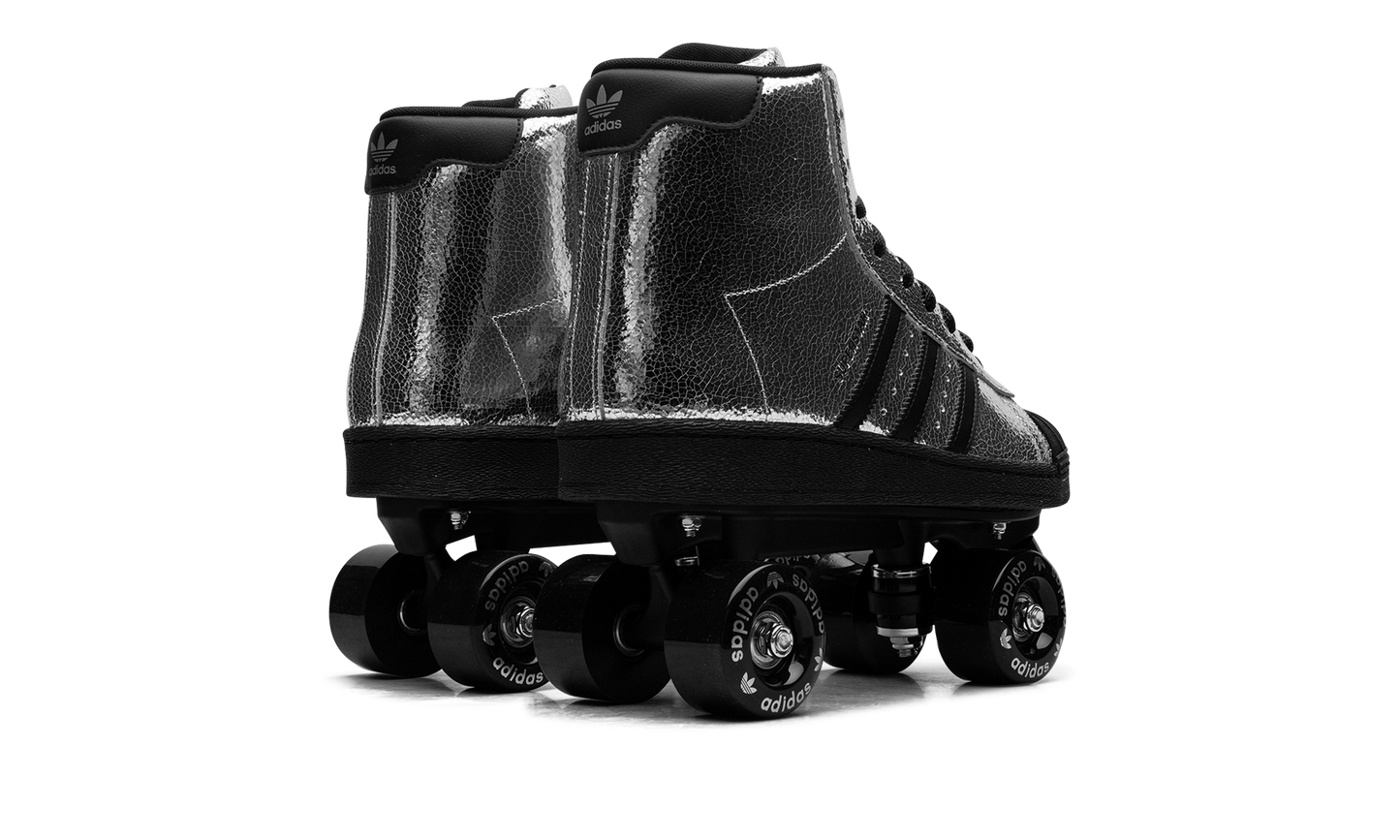 Superstar 82 Skate WMNS "Silver Metallic" JH5522