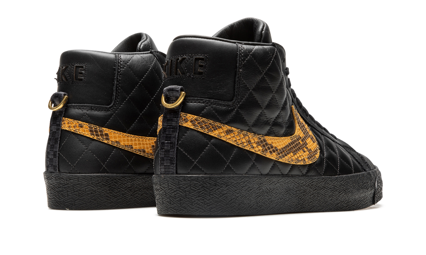 SB Blazer "Supreme - Black" DV5078 001