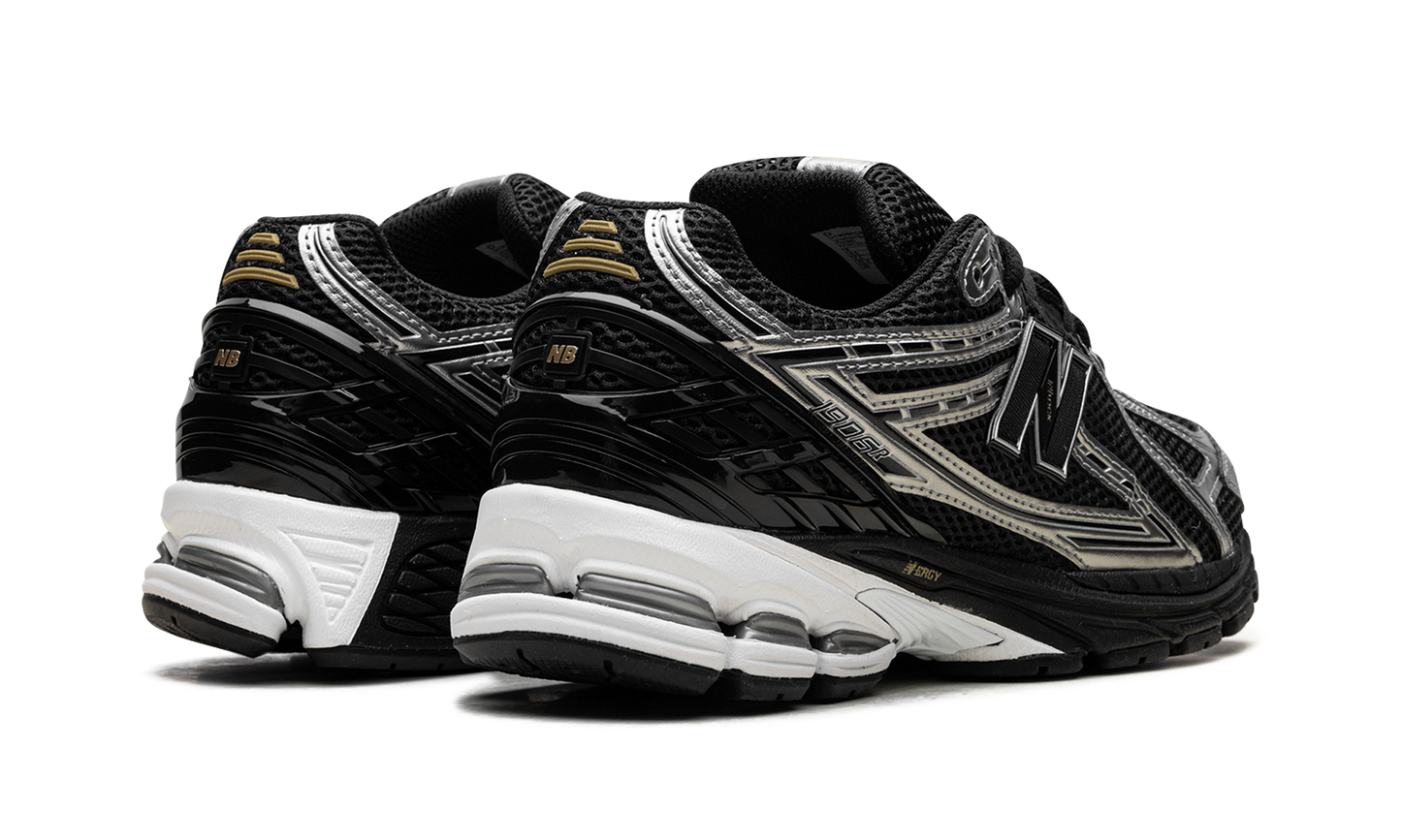 1906R "Black Grey White" U1906RCF