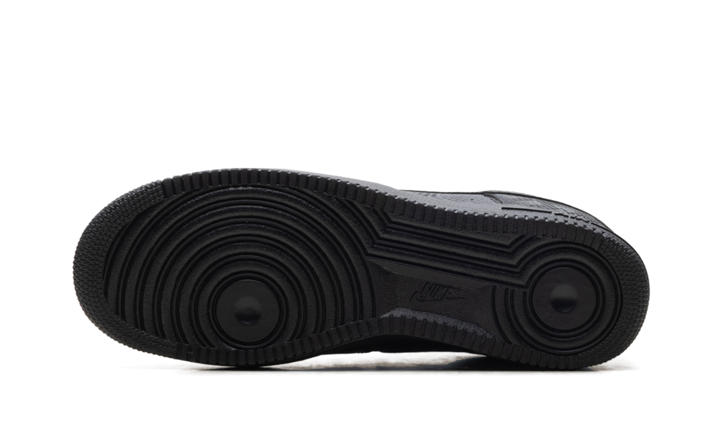 Kobe Bryant x Air Force 1 Low "Black" IB0018 003