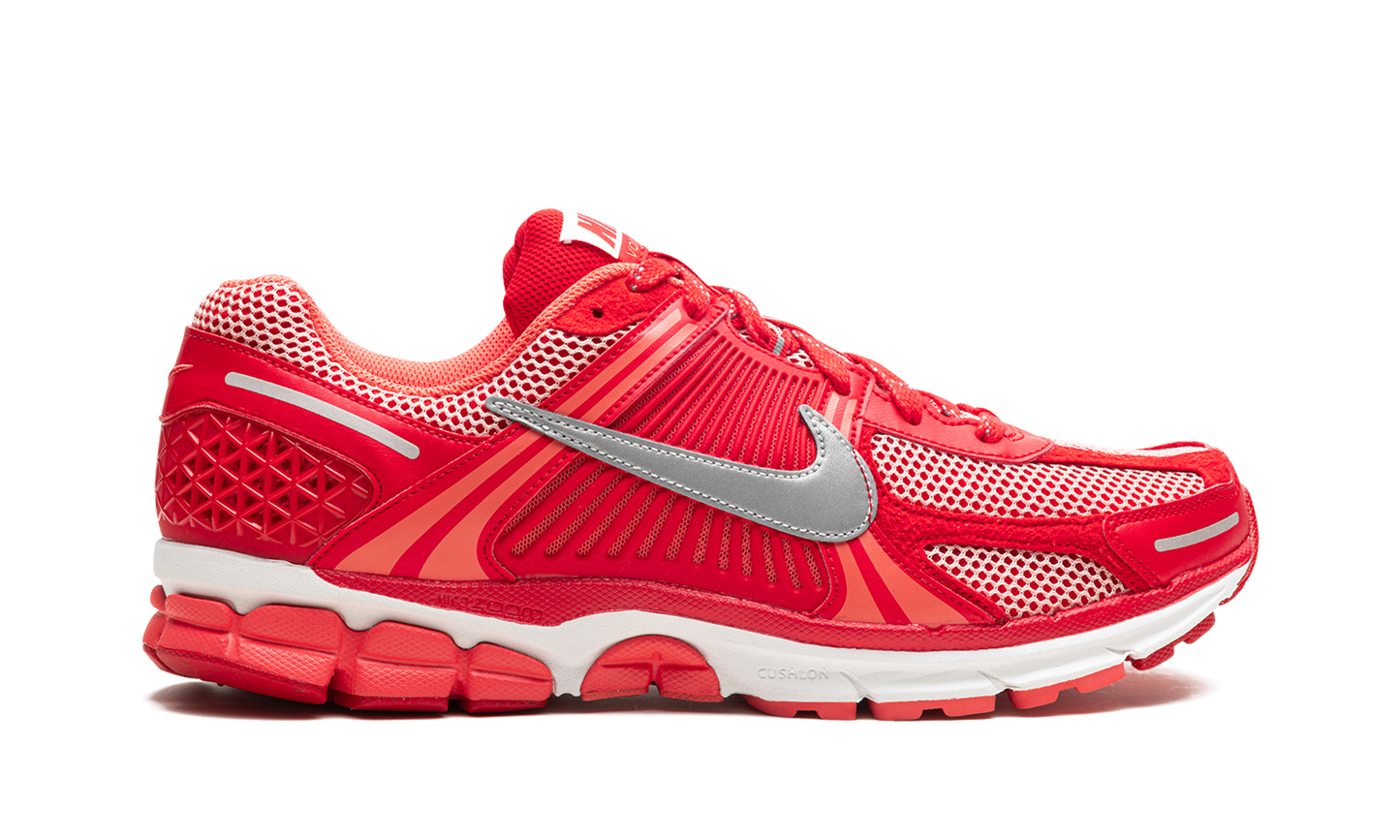 Zoom Vomero 5 PRM "University Red Metallic Silver" FN6833 657