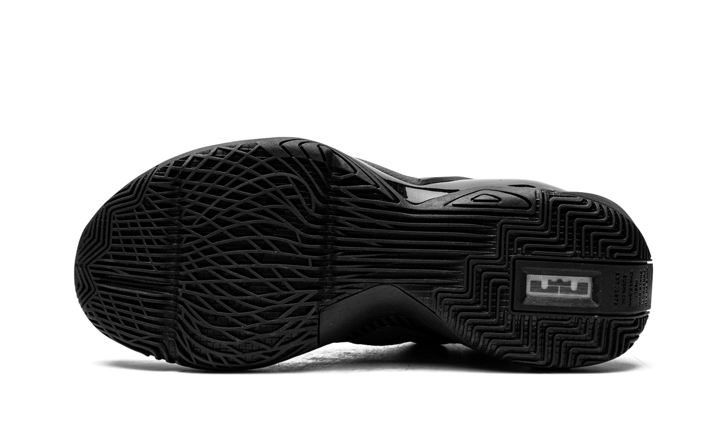 LeBron Soldier XIV "Triple Black" CK6024 003