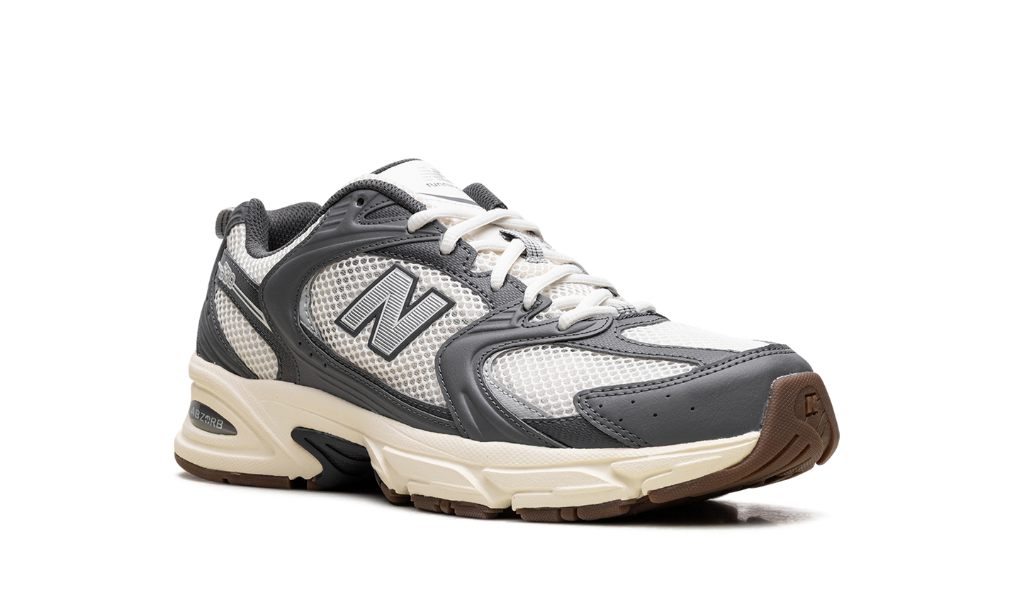 530 "Castlerock Angora Magnet" MR530ACS