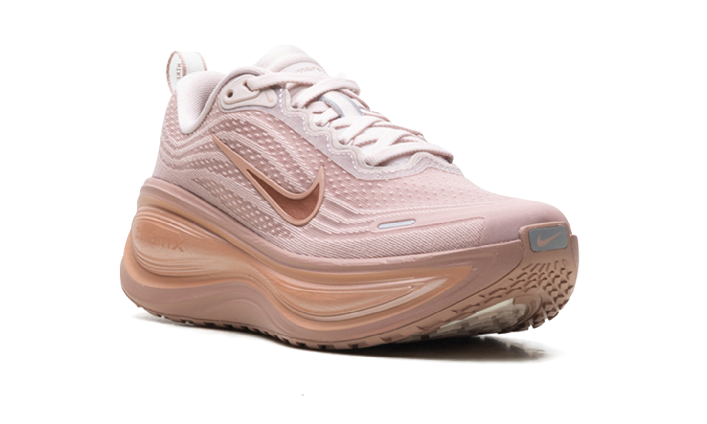 Vomero Plus WMNS "Particle Pink / Rose Gold" HV8154 601