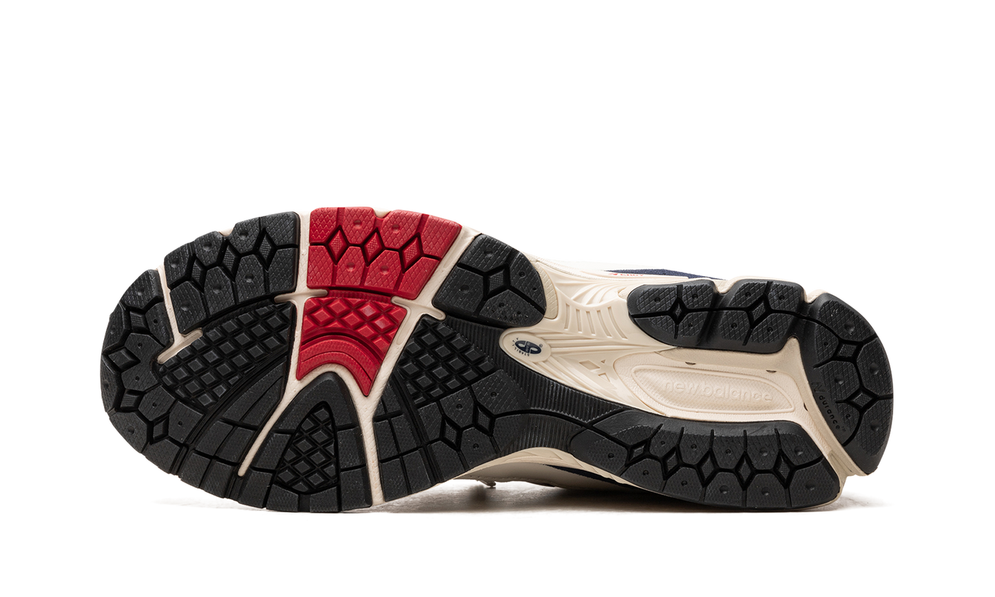 2002R "Sea Salt/Team Red" M2002RVE