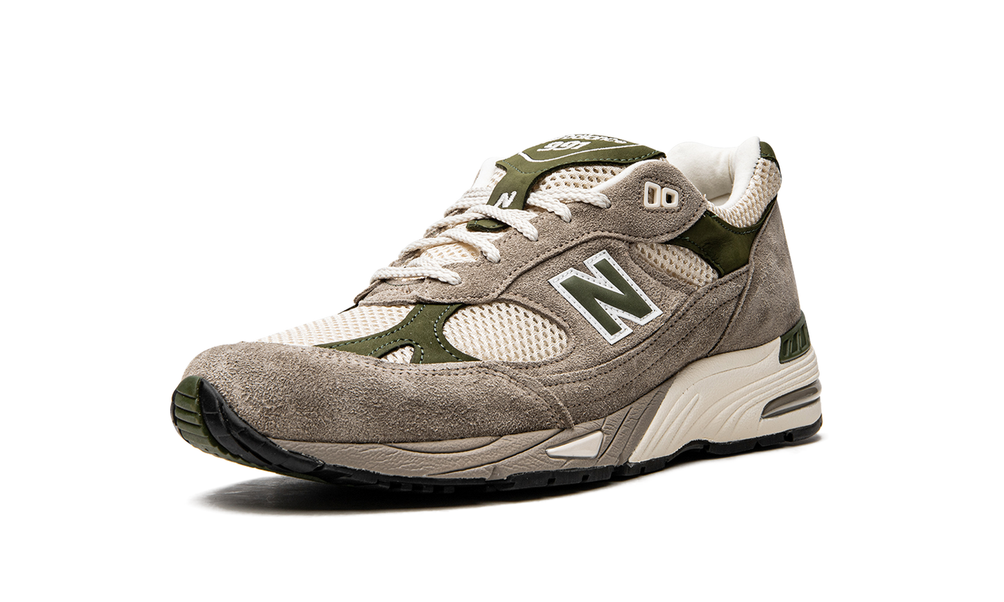 991 "Aimé Leon Dore MIUK Grey" M991CRS