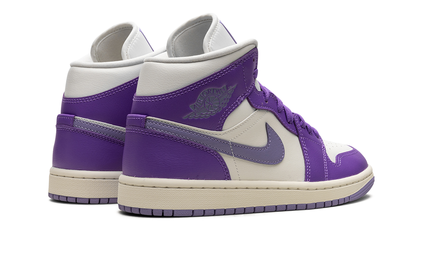 AIR JORDAN 1 MID WMNS "Action Grape" BQ6472 504