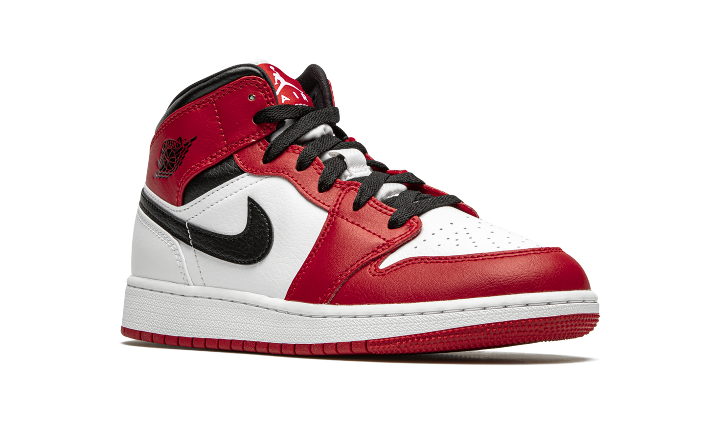 Air Jordan 1 Mid GS "Chicago 2020" 554725 173